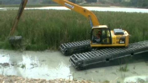 swamp tracks excavator